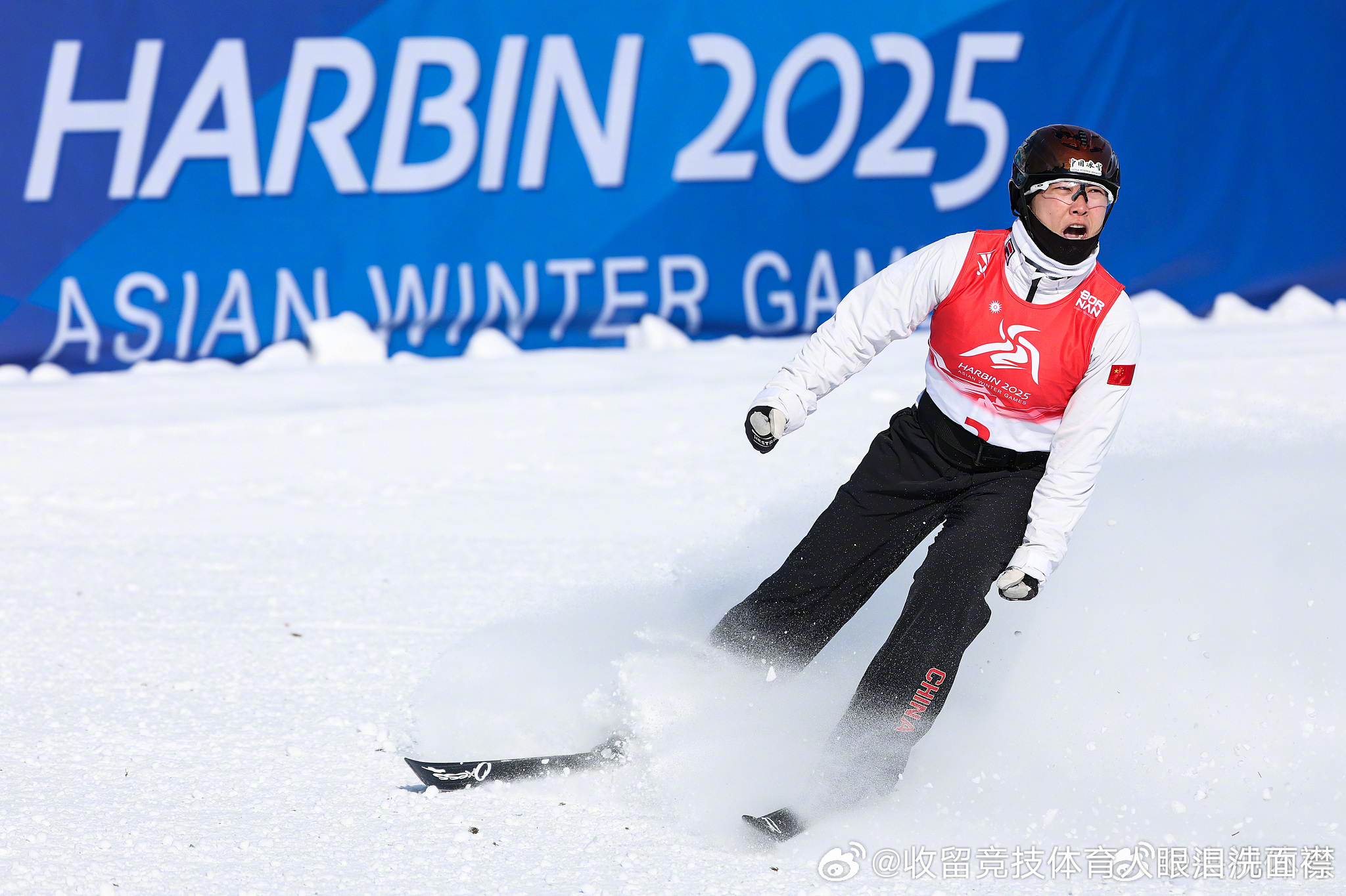 徐梦桃中国雪上项目首位全满贯获得者  哈尔滨亚冬会自由式滑雪女子空中技巧决赛中，