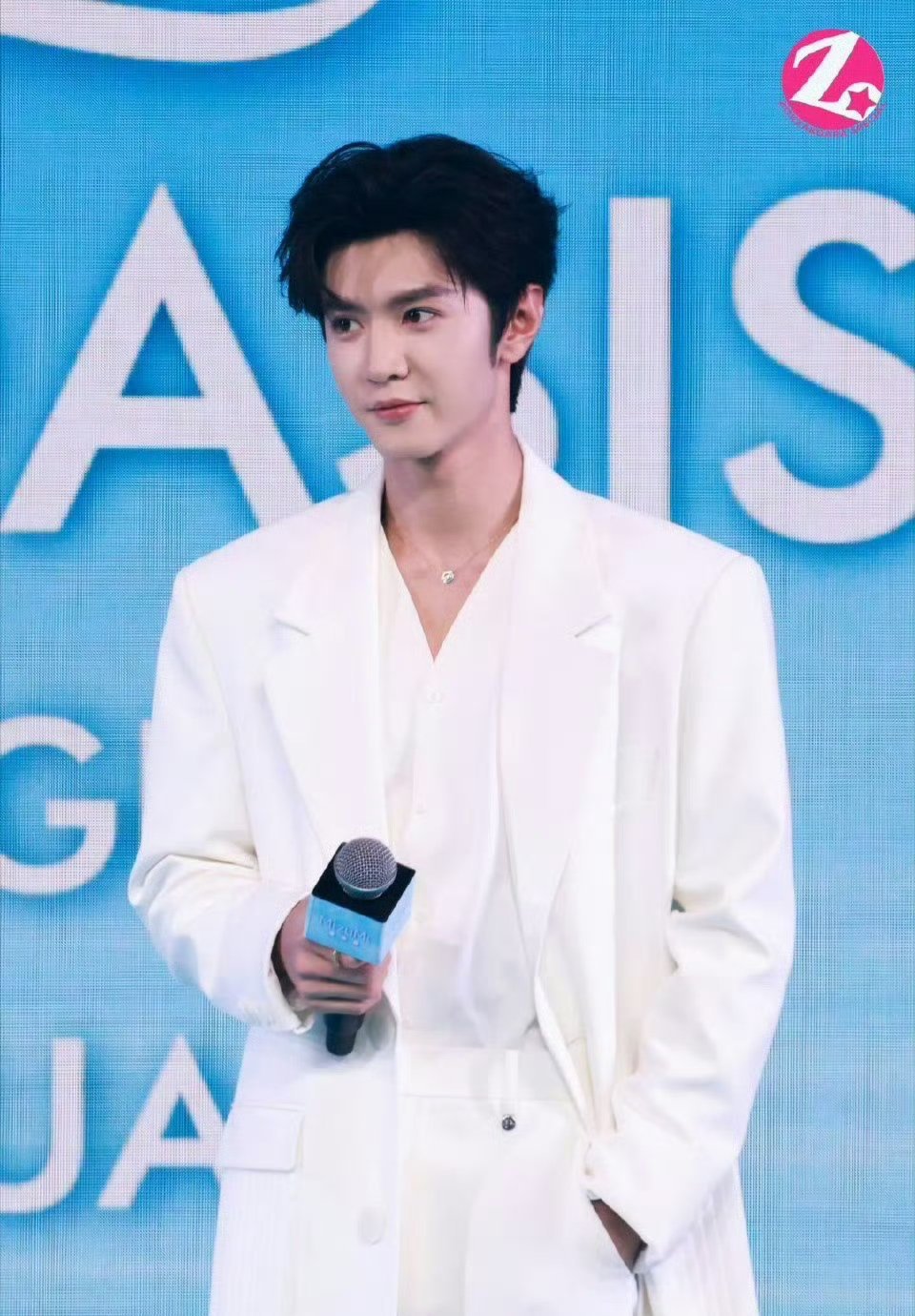 陈哲远、丞磊出席泰兰德活动，谁的造型更帅？ 