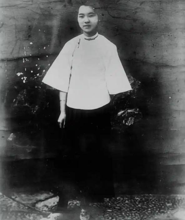 朱枫就义，身后事几多悲凉！61年后遗骸找到那一天，台北天摇地晃。朱枫英勇就义后，