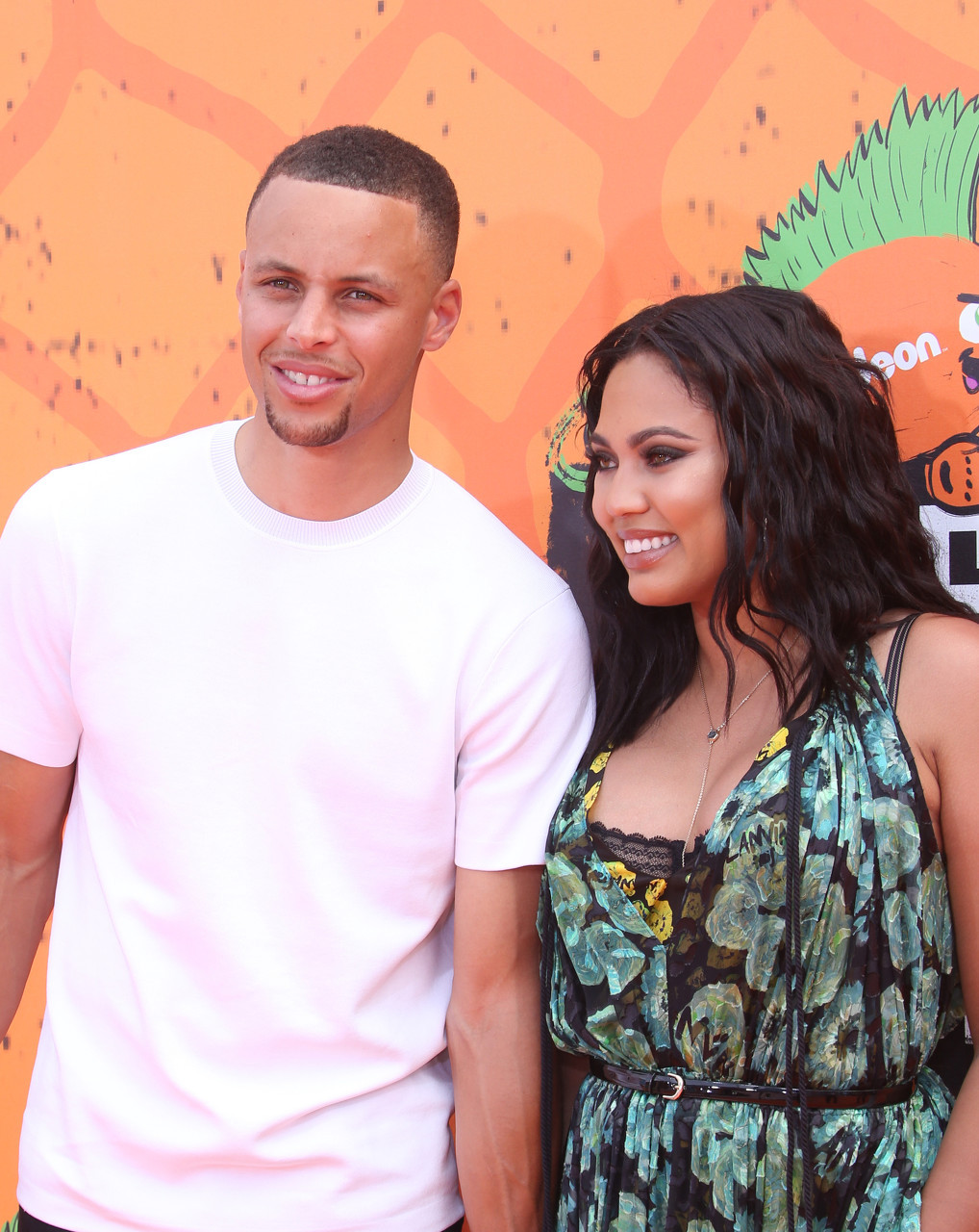 【有过关系的女人中最有名的是？歌手：这不好撒谎 梦里的话是库嫂】 说唱歌手6ix