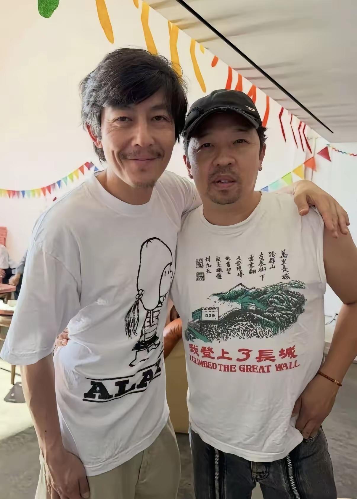 这哪还是当年那个迷倒万千少女的陈冠希啊？

如今的陈冠希退圈后，反倒活的像个平凡