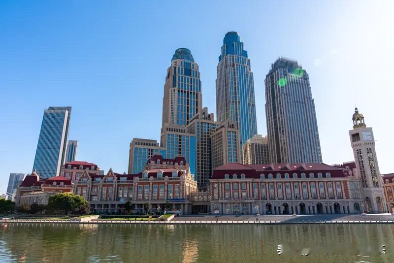 大家也别觉得房价连续下跌十年很恐怖，其实国内很多城市房价，已经连跌了9年了。
你