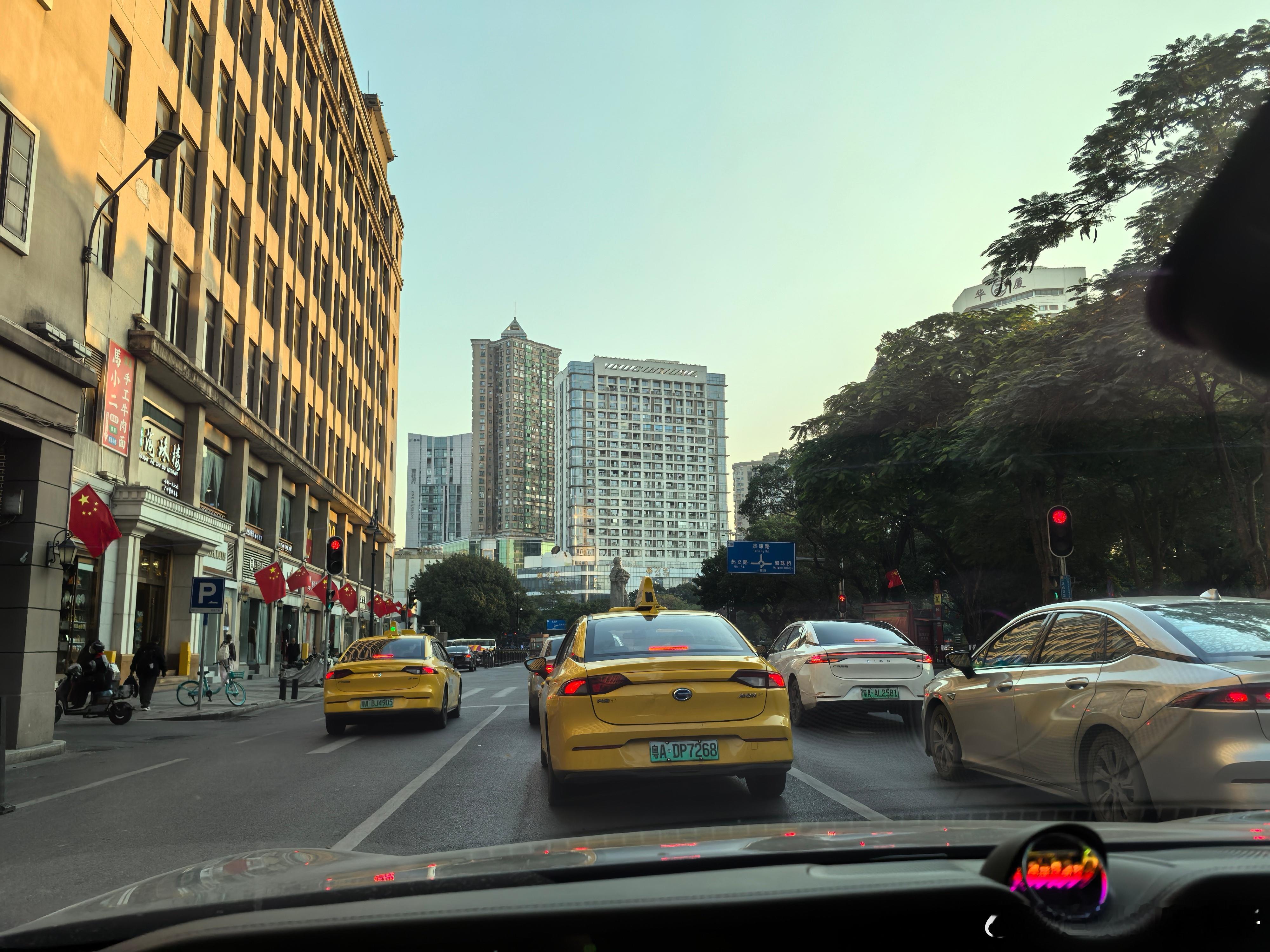 早☕️☕️，走势依然不错😌。逢低吸纳。 