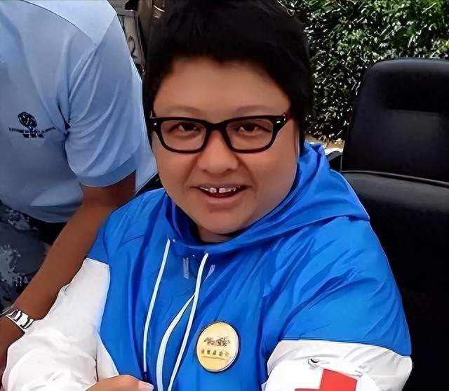 韩红风波彻底脱缰！央媒报道，六千万仅冰山一角，于东来下场发声