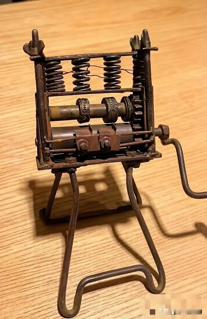 昨天在网上刷到一张图片，问大家这是什么物件？发了一个礼拜了，一百多人，竟然没有一