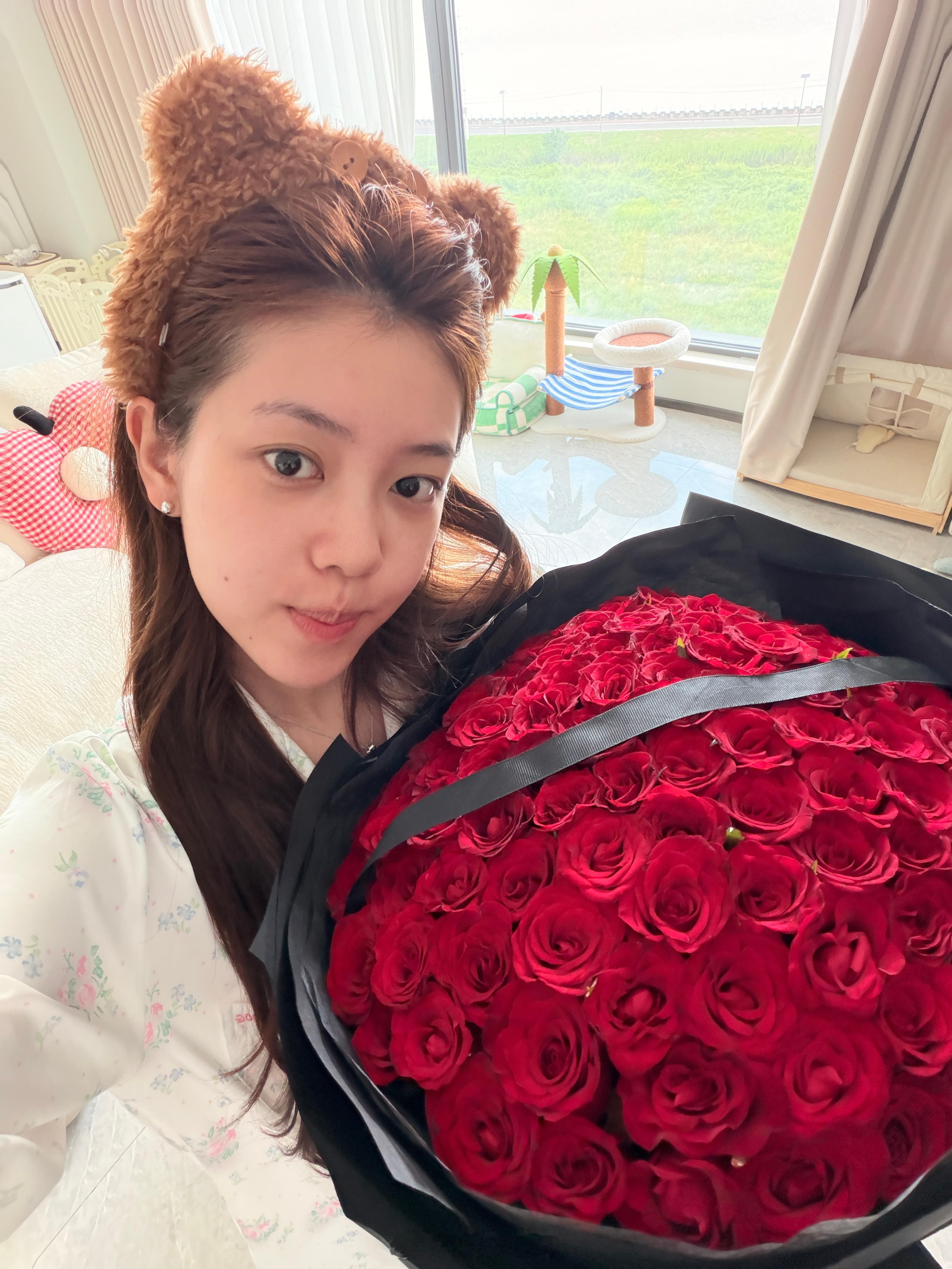 我说醒来床头这一大坨是什么七夕快乐uu们～～ 