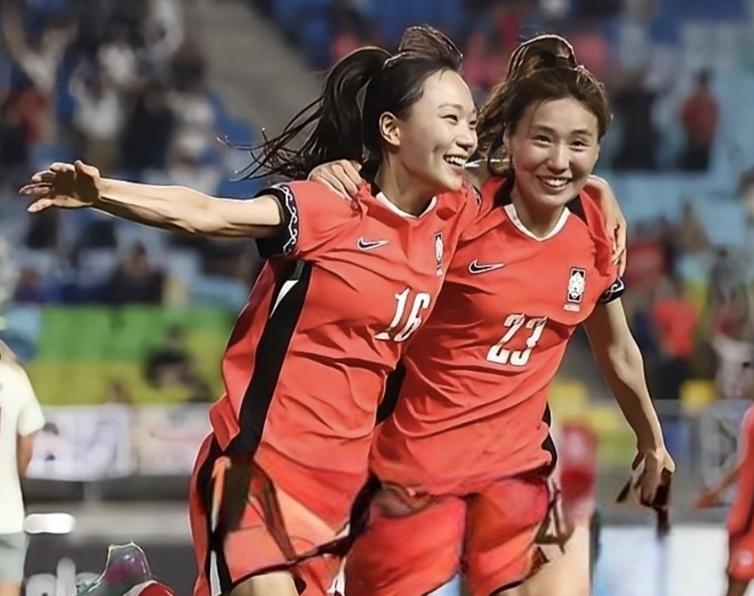 刚刚在澳大利亚落幕的女足亚洲杯比赛中，中国女足获得第四名，日本女足荣膺本届冠军。