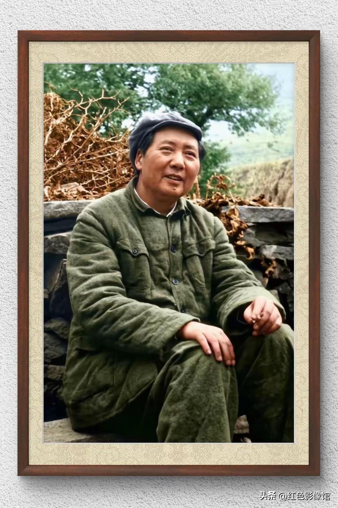 人民对毛主席的感情比天高比海深