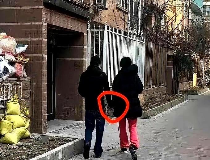 两人真的进入了“养老”状态？你可能想象不到，他们的生活已完全不同。

谢霆锋和王