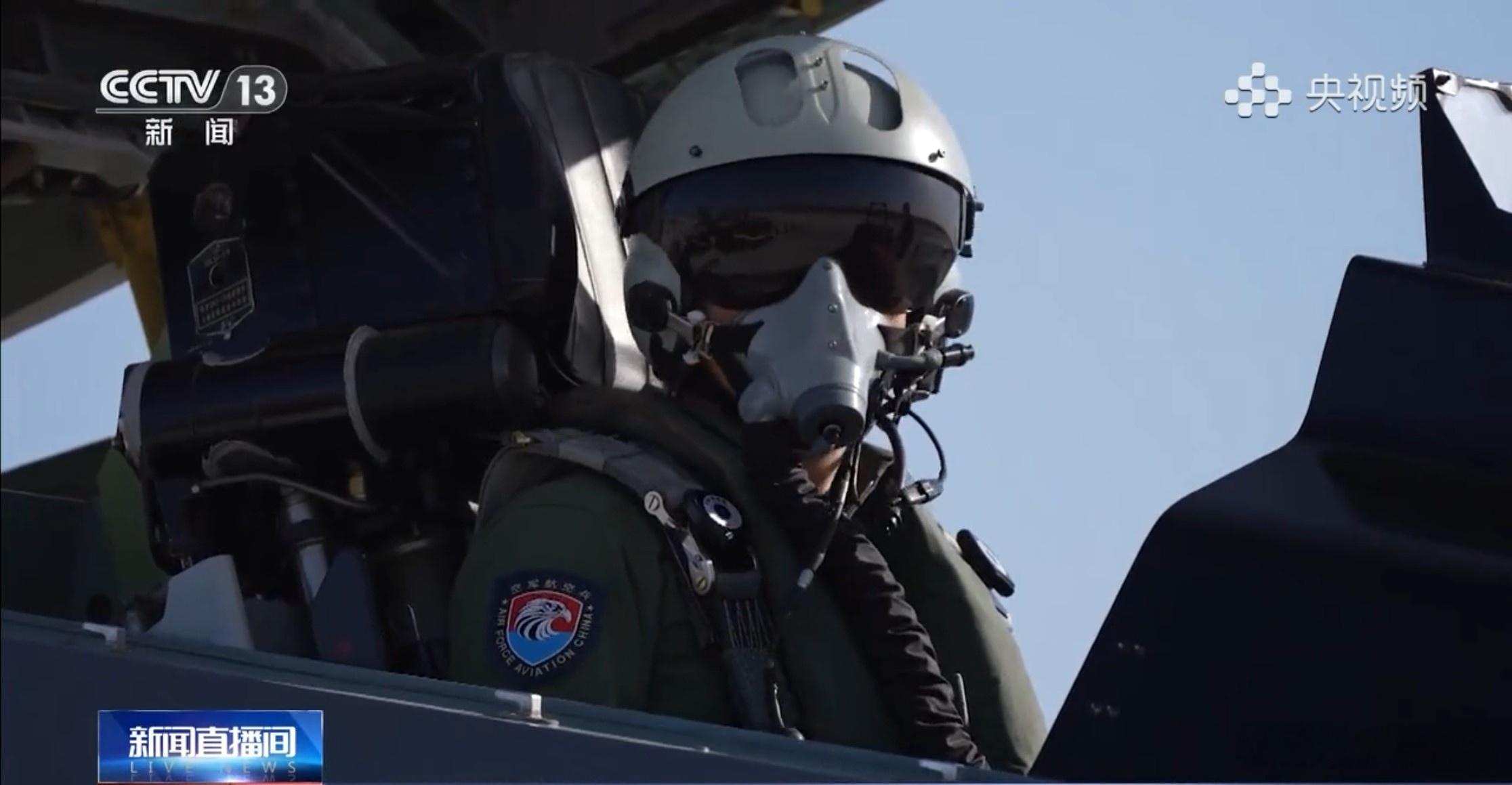 西飞院某部三代机（J-11B）飞行学员实弹射击。 ​​​