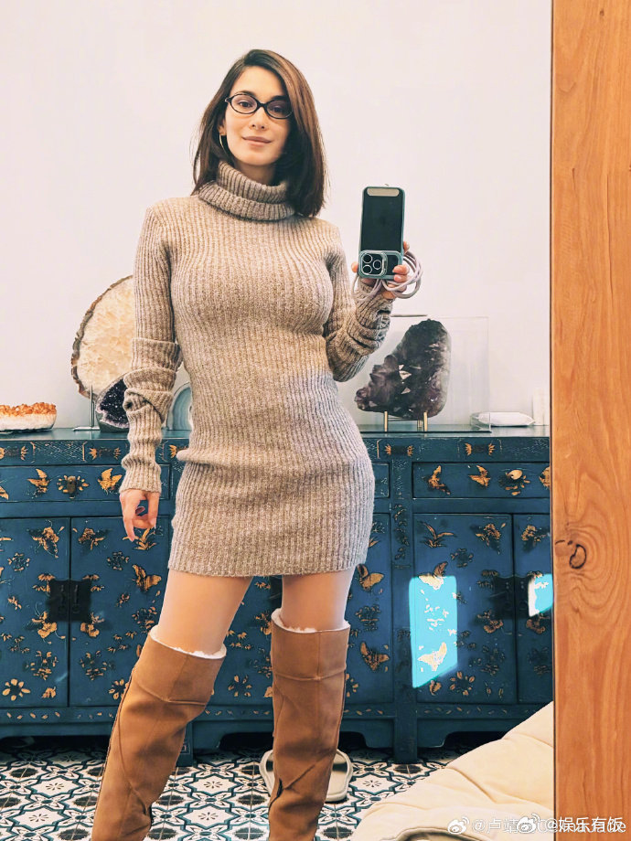 太让人惊喜了！ 产后首次分享生活瞬间，笑容温暖治愈，状态好得不像话从内而外散发的