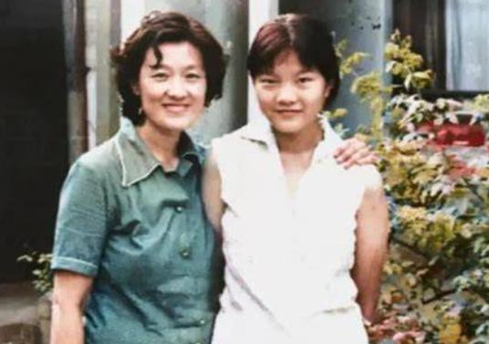 2008年，著名女外交官章含之因病去世，不久后，相关部门决定收回章家借住49年的