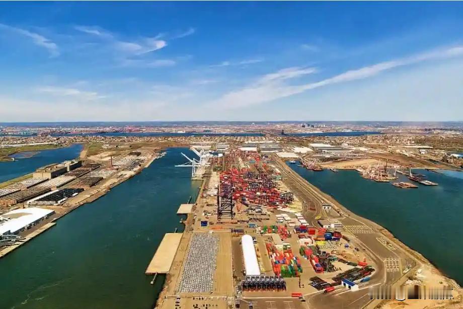 巴基斯坦也在靠拢俄罗斯能源。月初俄罗斯-巴基斯坦政府间会议就会在莫斯科举行，巴基