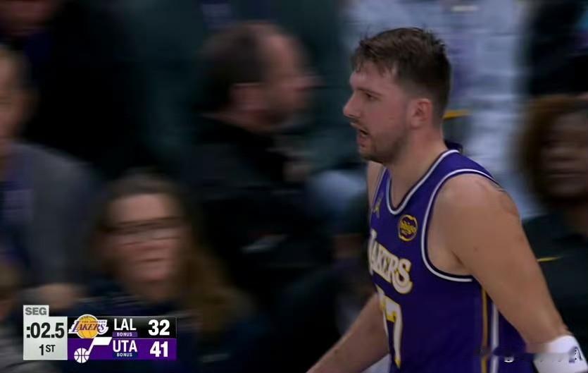 首节丢41分！湖人队的防守真是灾难！

今天湖人队客场对阵爵士队的比赛，首节战罢