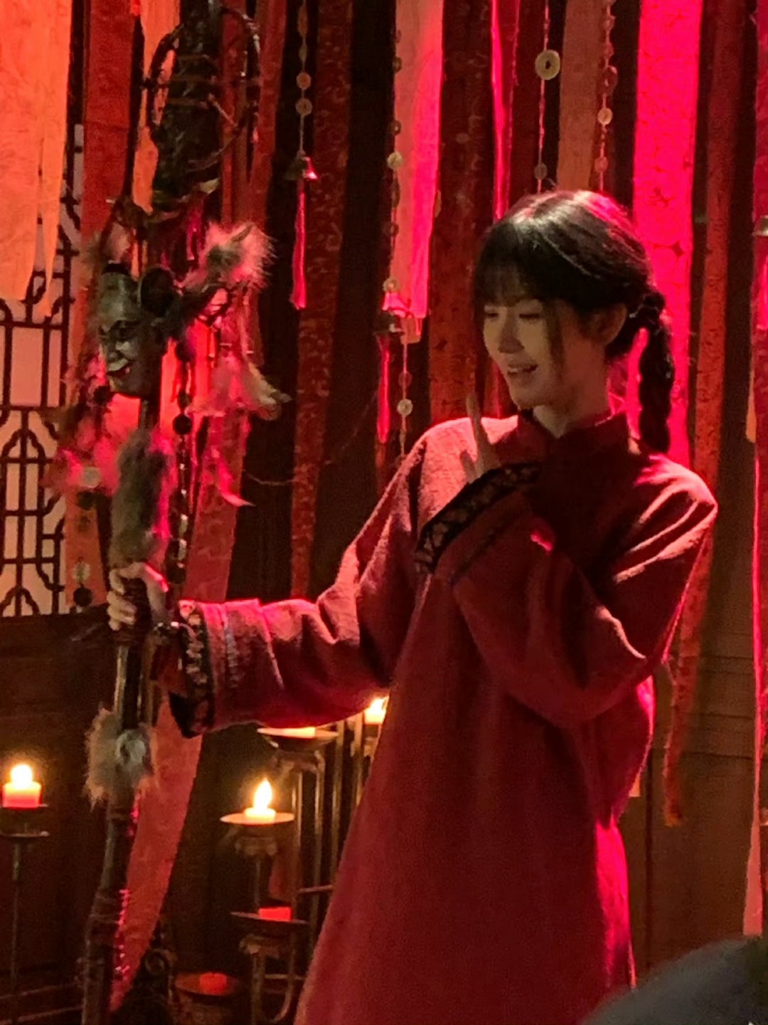jjy鞠婧祎苏绿夏 jjy鞠婧祎万花世界 “故事的开头是一个小女孩放弃了高考，故