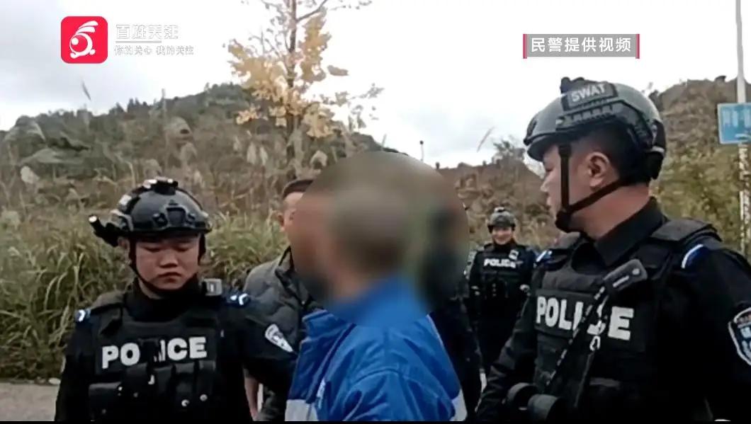 2013年12月25日，寒意笼罩着贵阳市乌当区某工地。一名工人无意中瞥见角落里的