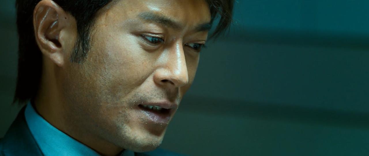 《枪王之王》：欲望下的失控
     装弹，瞄准，跑动，射击，更换弹夹，《枪王之