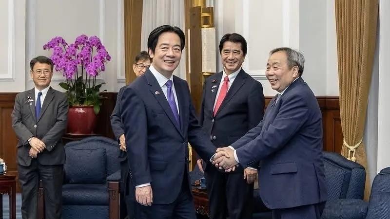 恬不知耻！石平晒与赖清德合影，勾连“台独”闹剧令人不齿

石平与赖清德的勾连行径