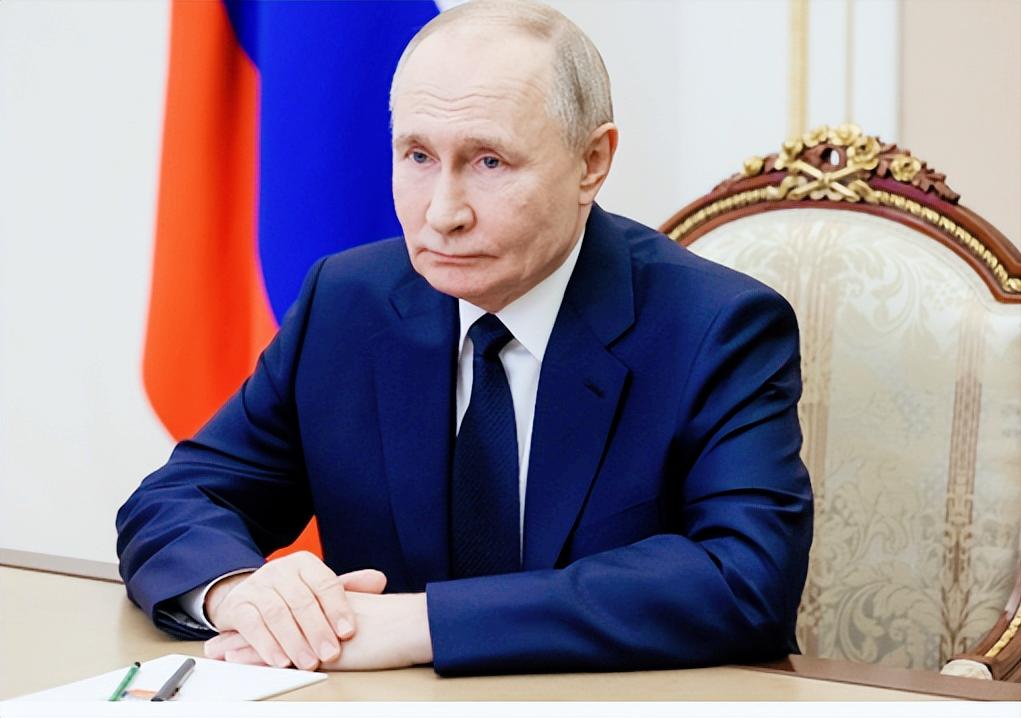 普京下令撤人了。
 
3月2日，俄罗斯紧急情况部按照总统普京的直接指示，派了一架