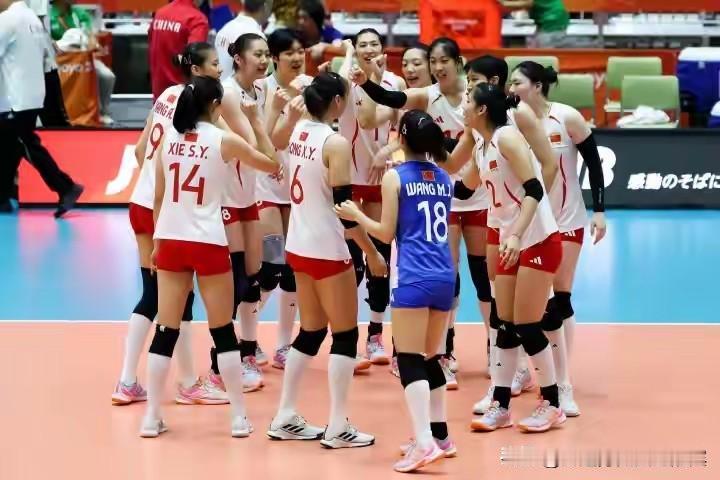 2-10到25-23！中国女排把日本主场打到沉默，这口气憋了太久了

第三局2比