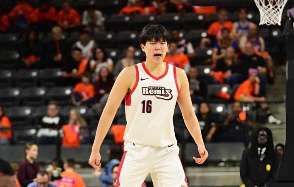 开拓者召回杨瀚森，一方面跟随球队继续训练学习，另一方面混音队下周才有比赛，11月