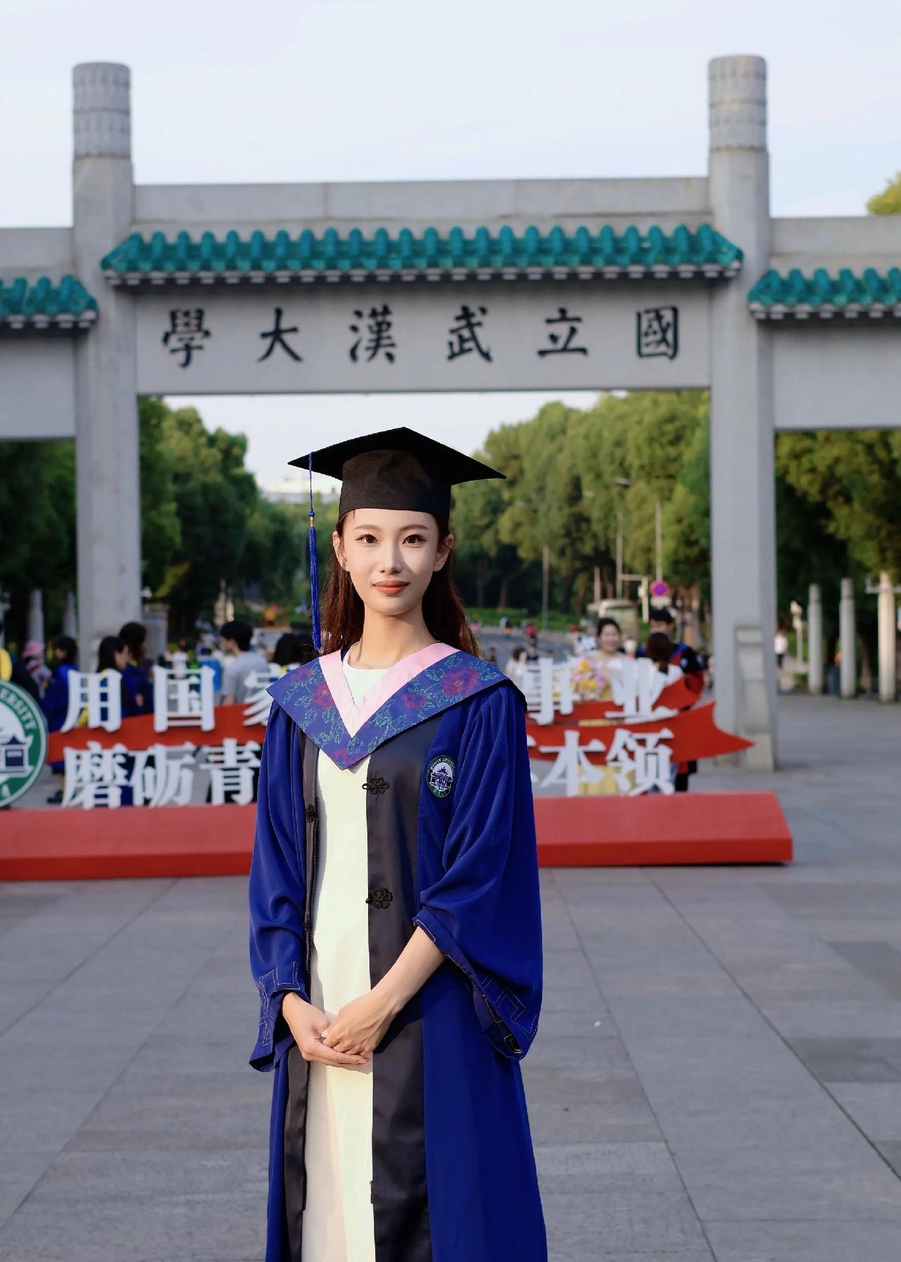 现在的大学生咋长这么漂亮呢？学习好，颜值又高。