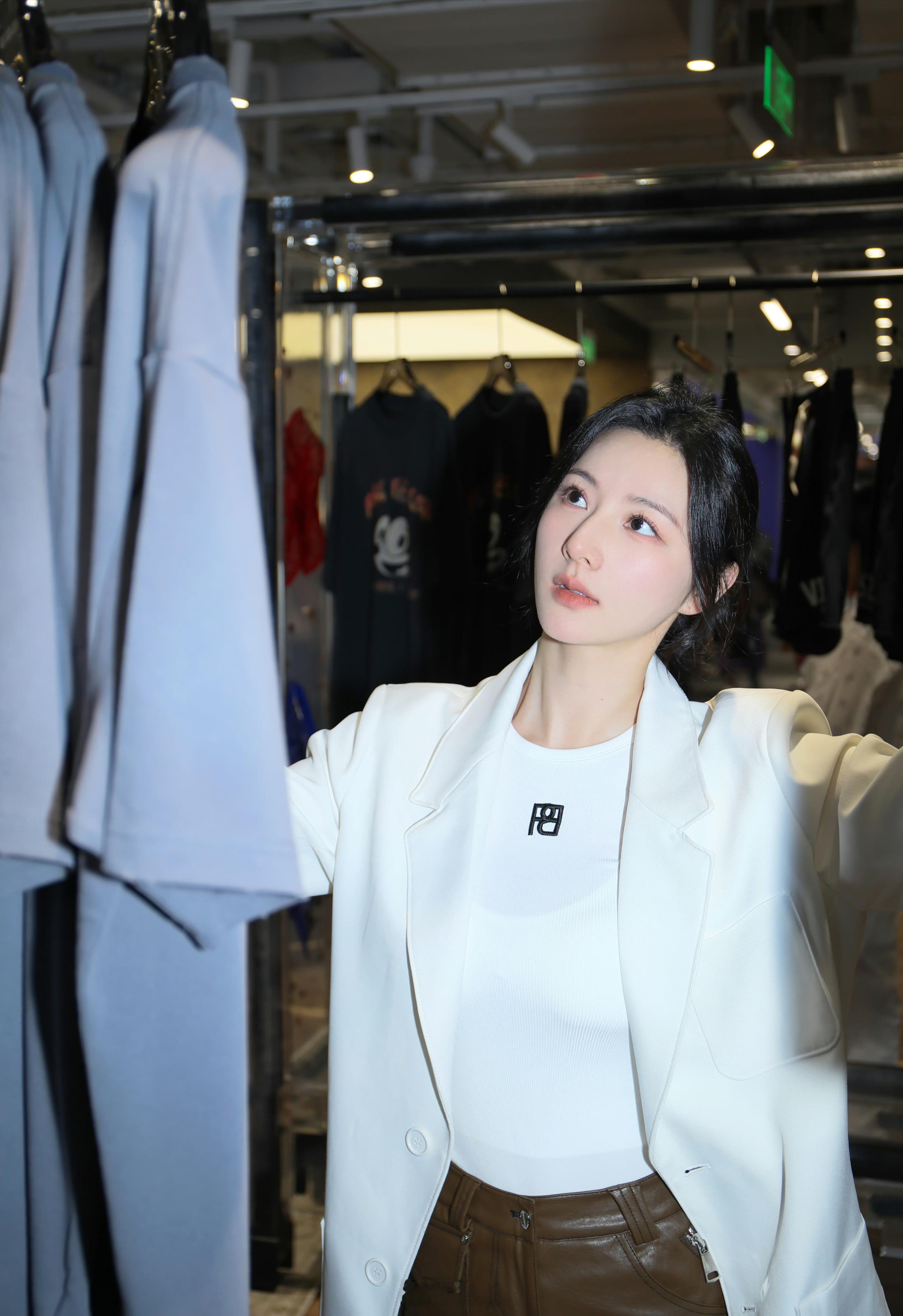 干练潇洒的女孩 ​​​