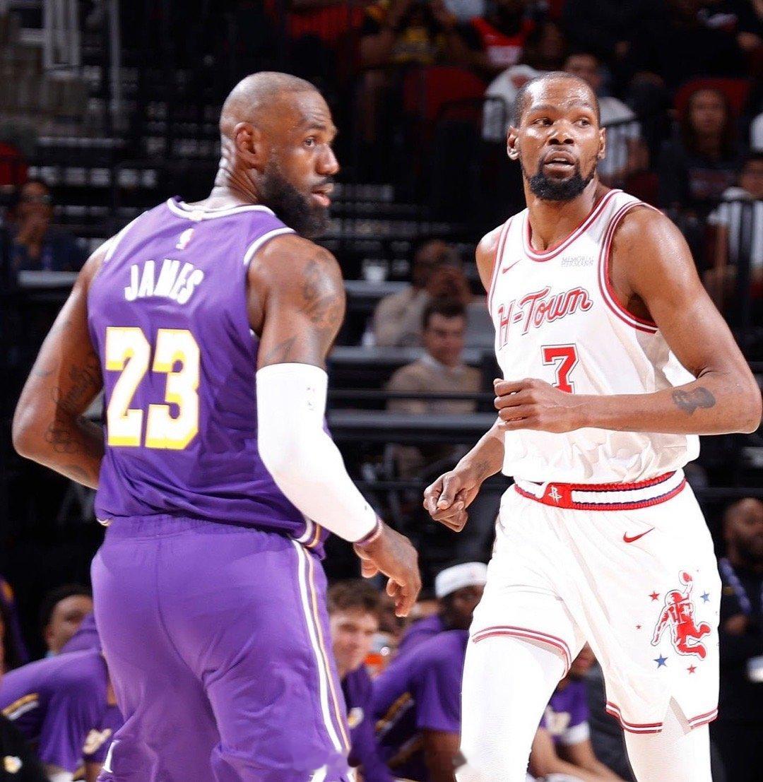 杜兰特谈外界对于自己和詹姆斯对决的关注：“和伟大球员对位总是很棒，即便不直接对位