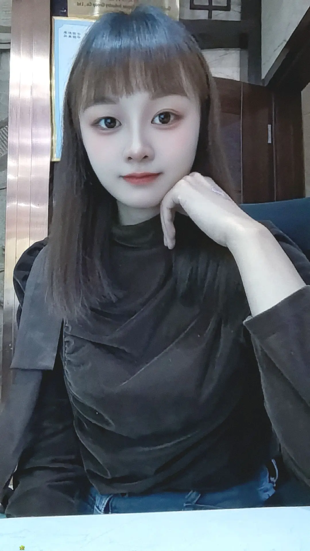 没有人会把你变得越来越好 你越来越好的原因 是一次次的经历 一次次的自...