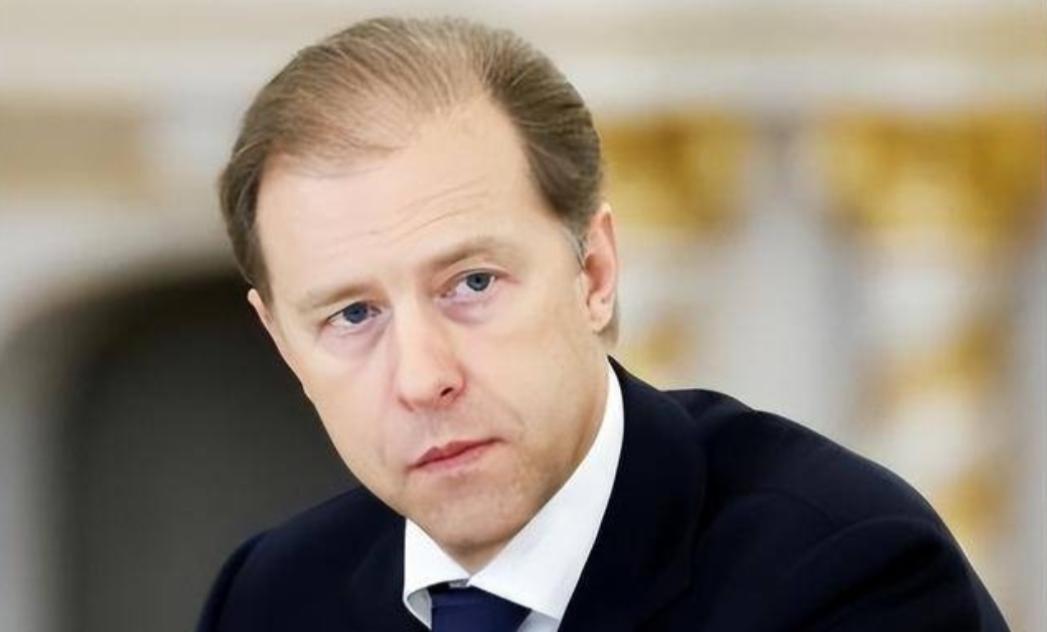 果不其然。

俄罗斯突然宣布了：准备向中国新一代宽体客机（含C929）供应复合材