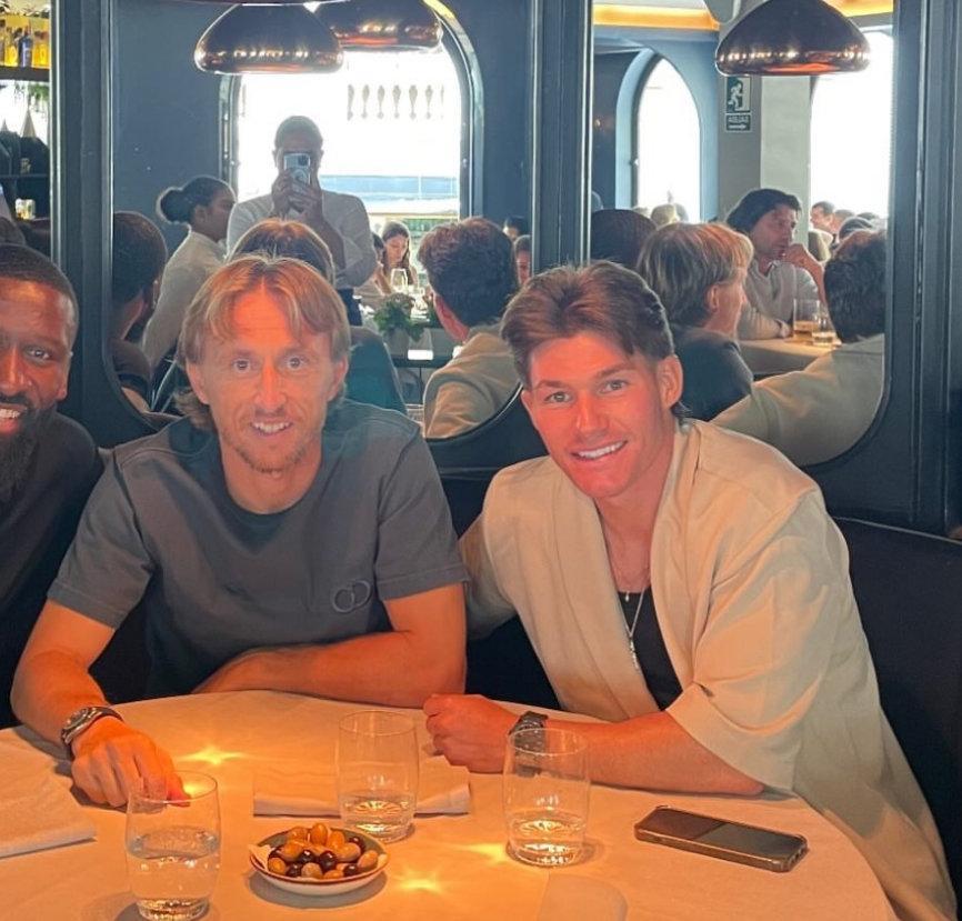 弗兰加西亚：“更衣室让我印象最深刻的就是莫德里奇，他是个大好人。我至今仍和他保持