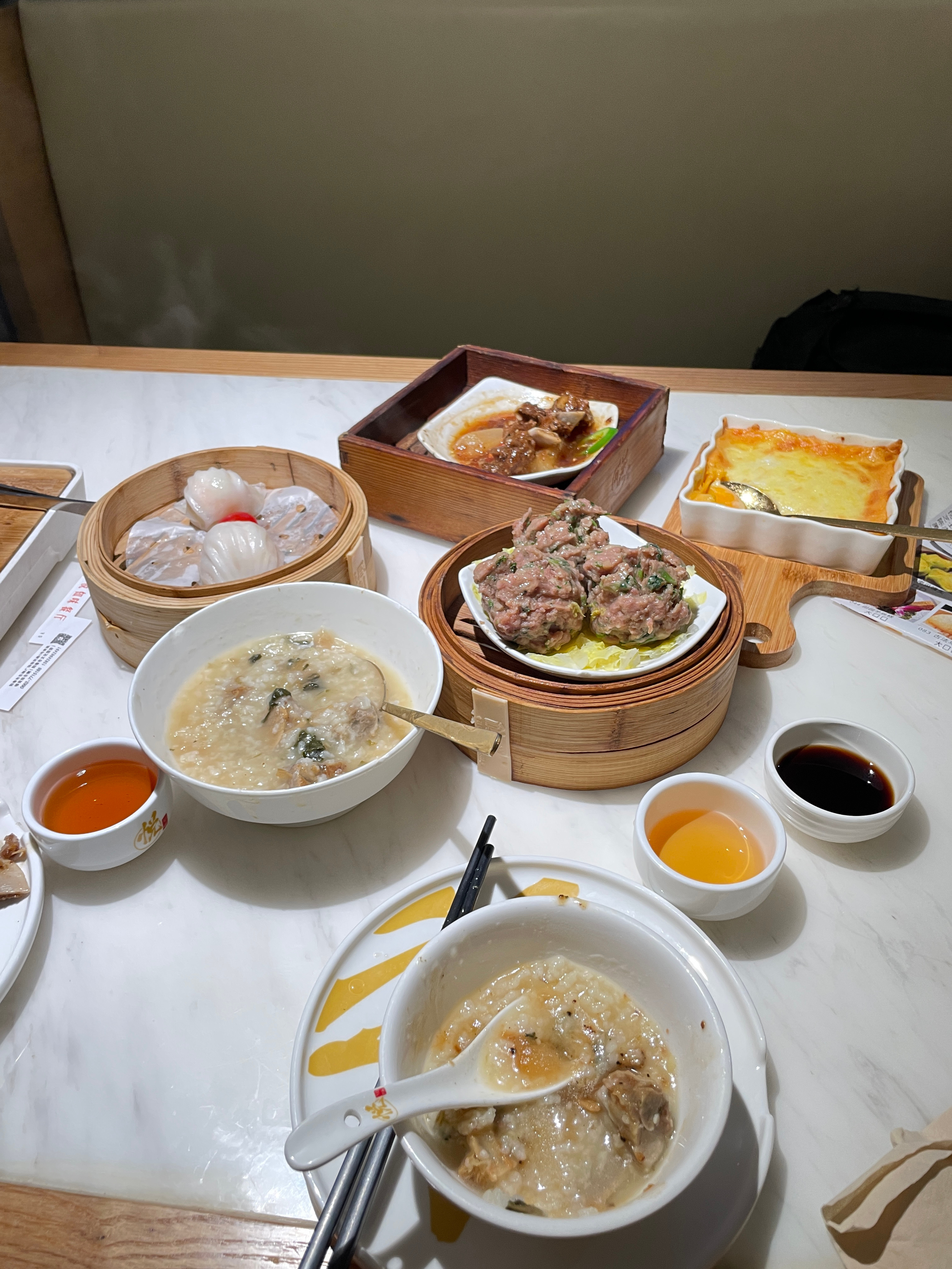哎呀窝去 不能嘚瑟 前几天烧烤火锅样样来 今天就[生病]  ​​​