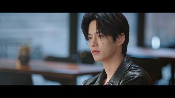 谁说内娱没有好的转场 内娱转场支棱了！《双轨》咖啡镜头转对视，丝滑到尖叫，泪光闪