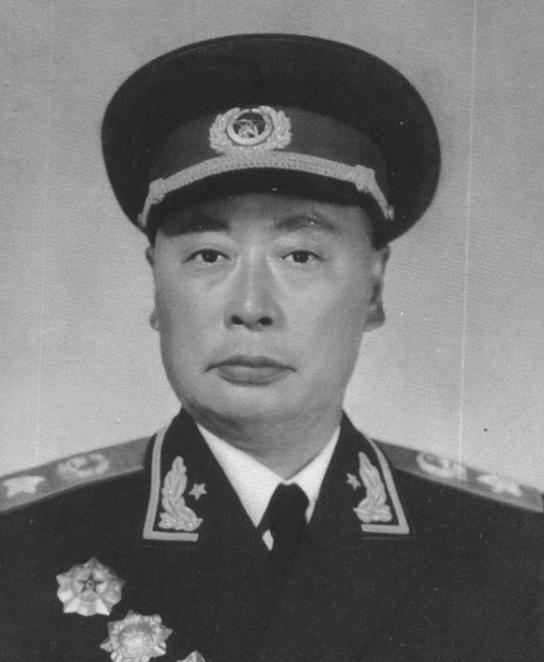 十大元帅就他没走长征，授衔时争议最大，周总理：这个人必须算上。新中国评定十大元帅