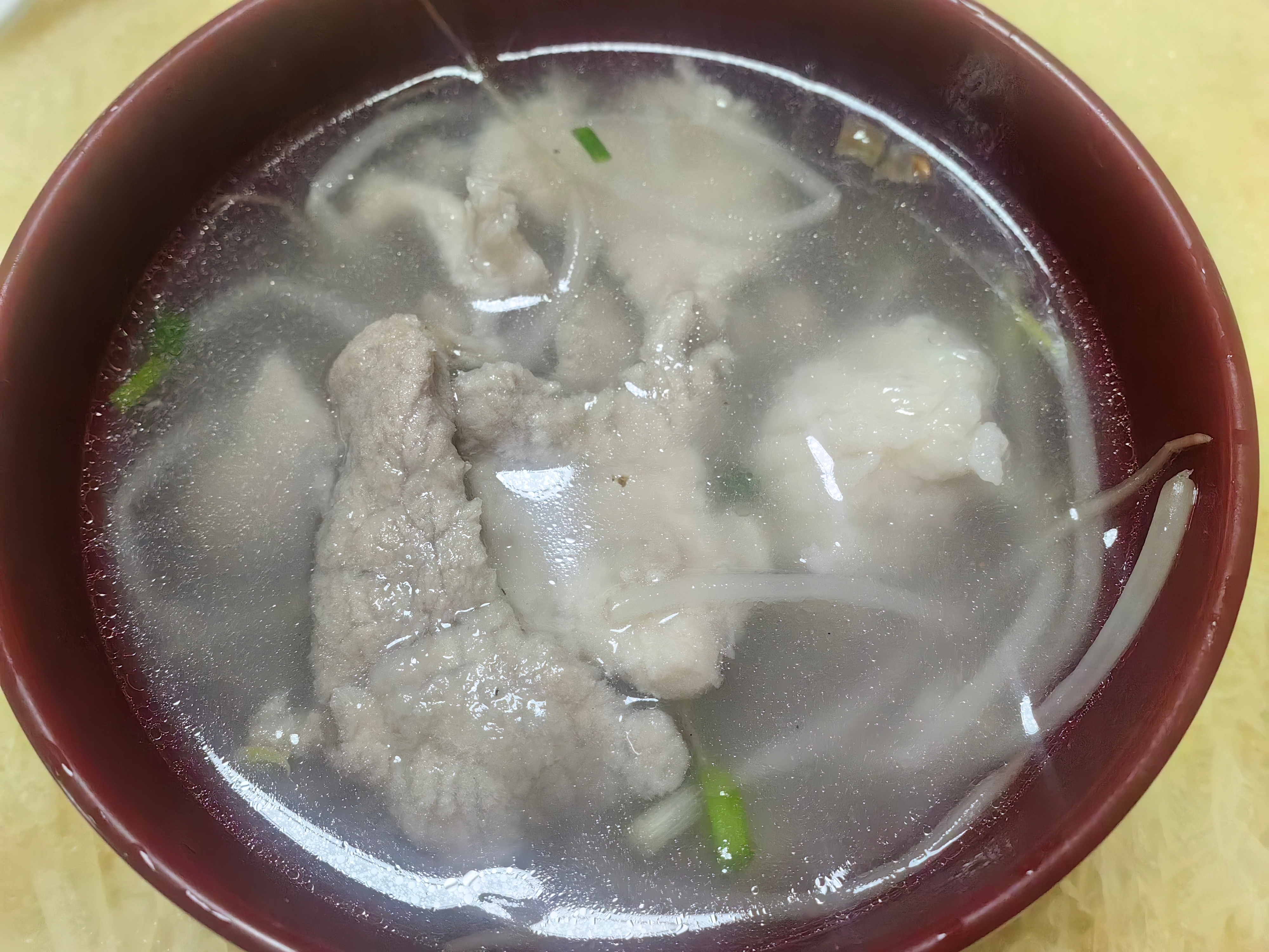 每日一餐分享炒冬粉，自己弄的肉片羹豆芽汤。 
