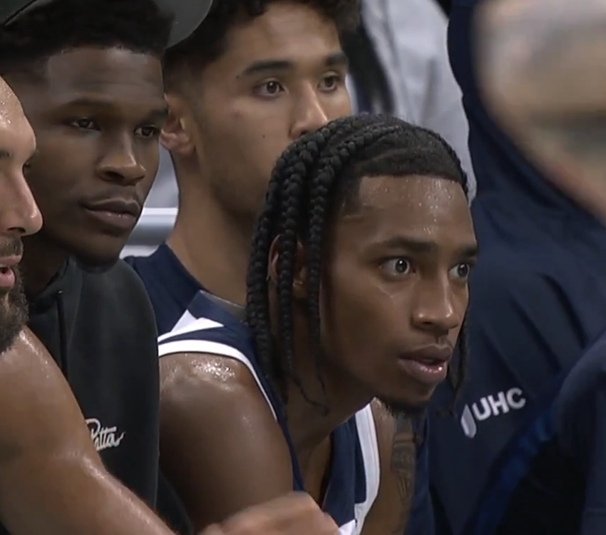 兰德尔三双🐮麦丹继续高效20+和6犯里德和迪温琴佐都20+值得一提的是，芬奇教