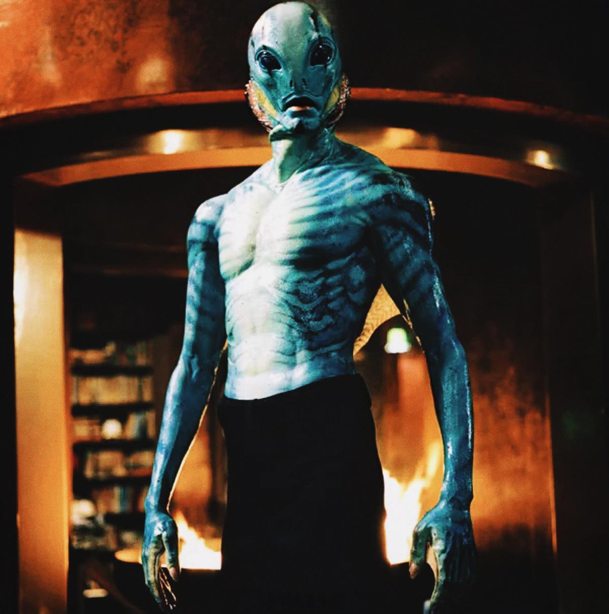 地狱男爵2：黄金军团 我的评分：我在微博聊电影 （片库匮乏的新浪没有第一部，那就