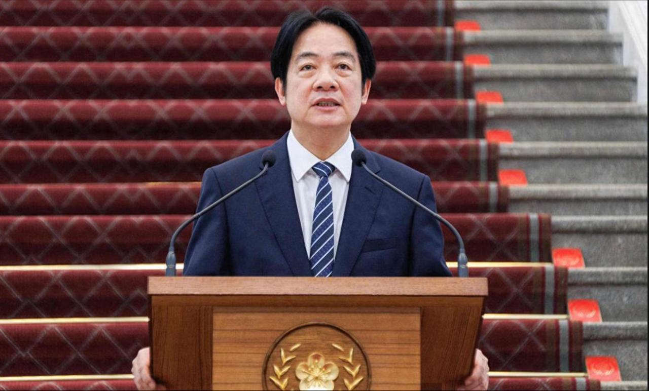 赖清德“怂了”？他突然改口称“中国大陆”，还说“盼两岸维持现状，希望交流合作”。