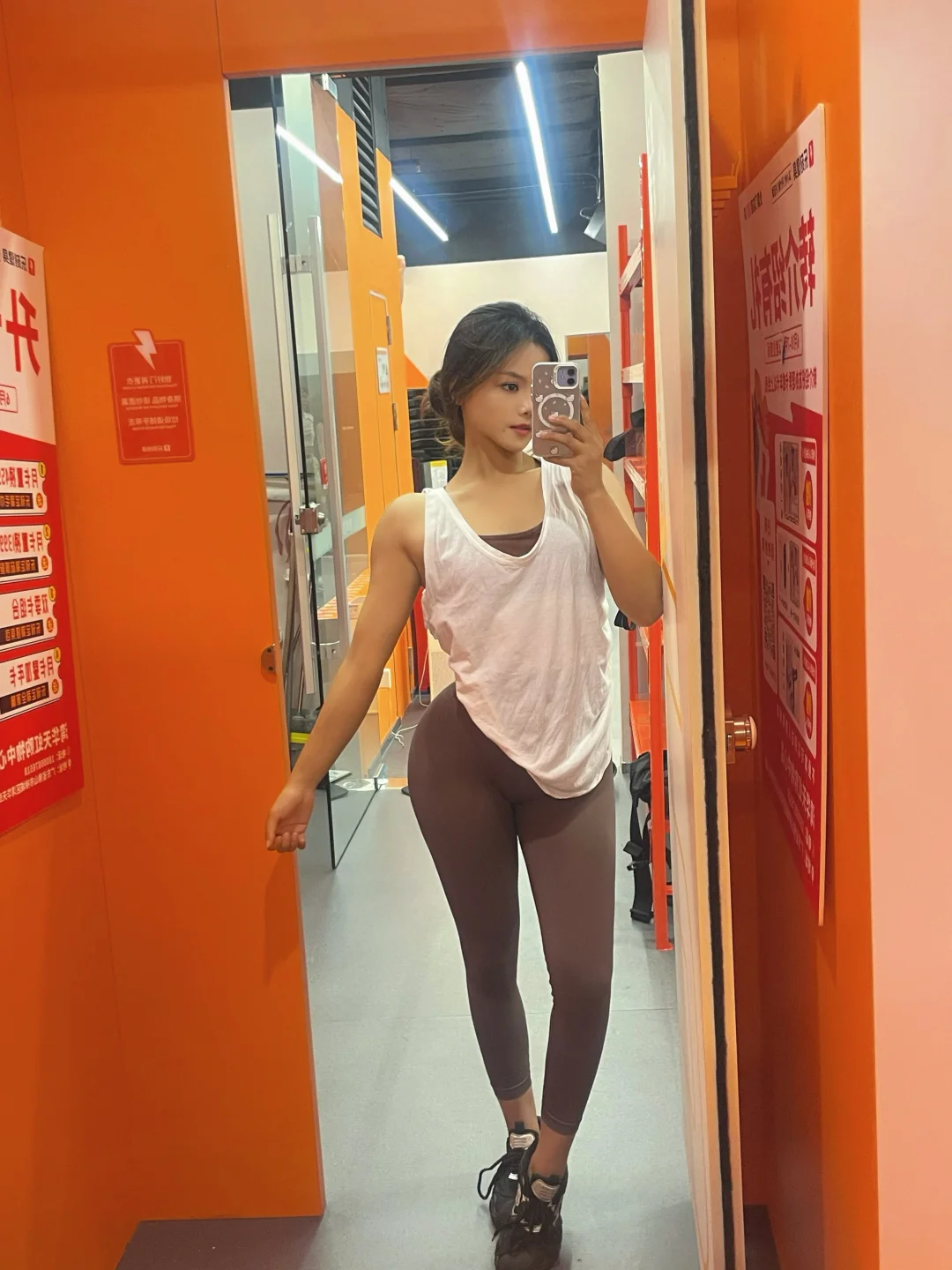 黄黑皮女孩