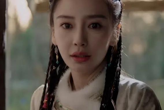 Angelababy的演技真的提升了不少，这一幕满眼不舍的表情演的太好了。
玄烈