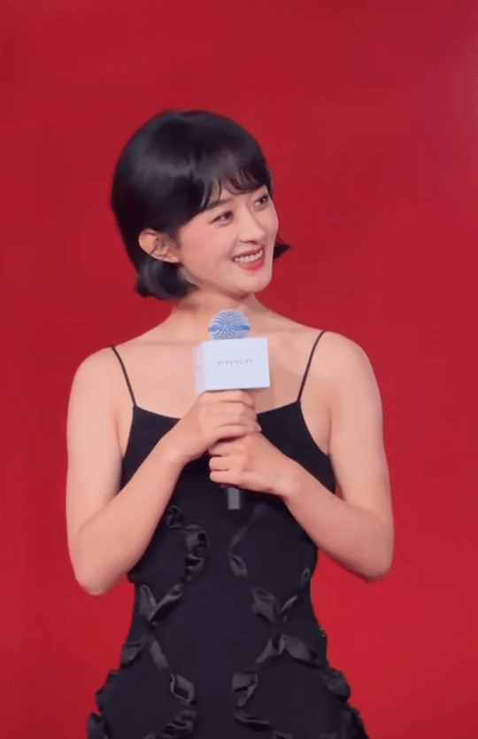 赵丽颖哪怕39岁也是萌妹我以为她今天会很女人，没想到那么可爱