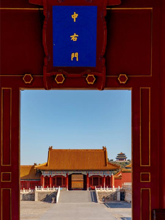 第一个进宫，最后一个出宫！