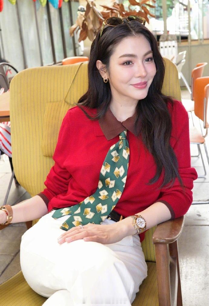 faye圣诞合集，英气十足啊！