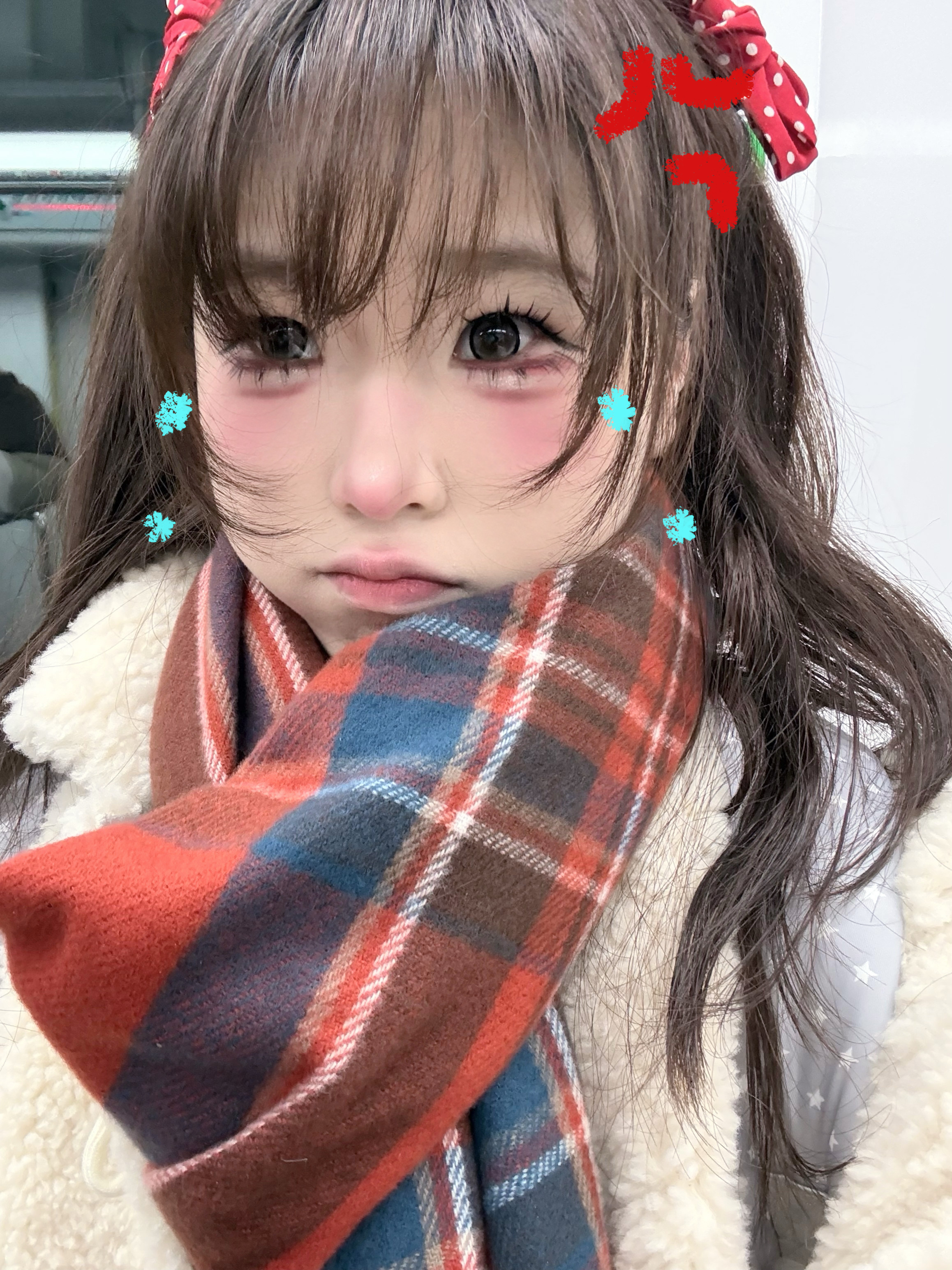 有个笨蛋看错时间提早一个小时出门等高铁了