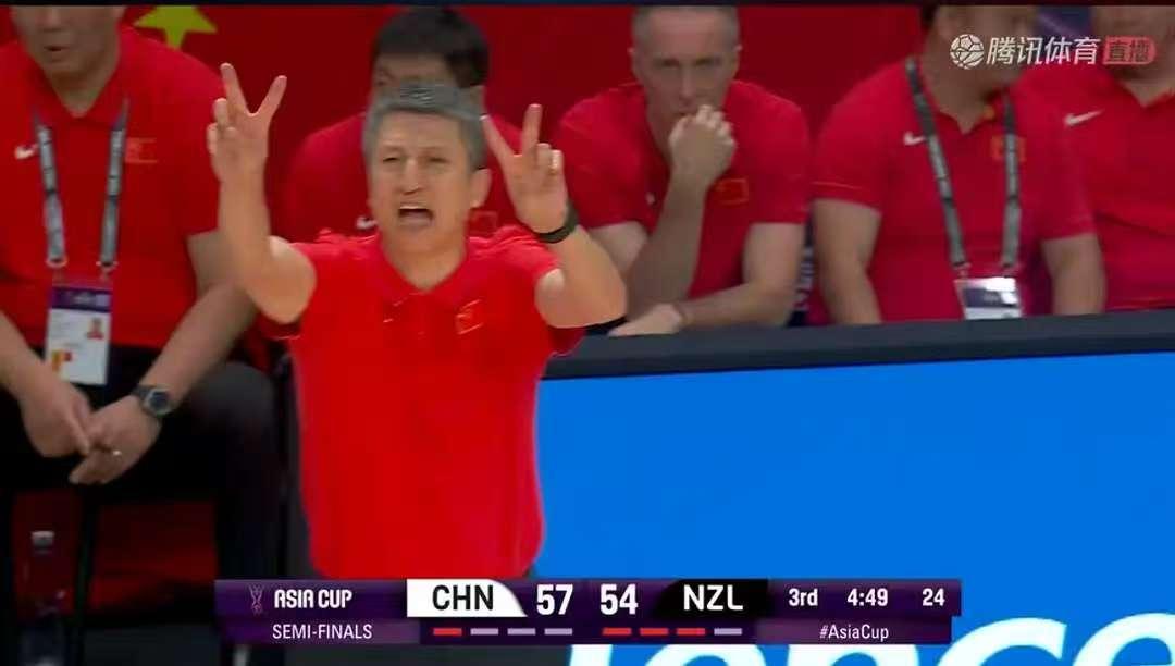 国手联赛低迷仅得2分正负值-20，男篮选人标准再遭审视

顶着“国手”光环，却交