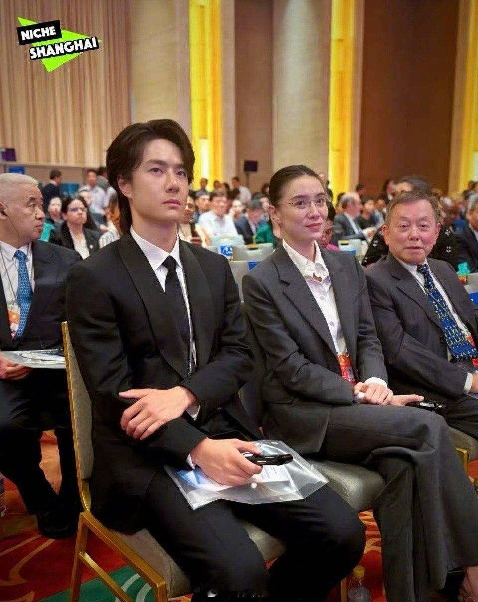 素素的但两个人都散发了一股高知之感宋佳王一博 体制内姐弟 ​​​