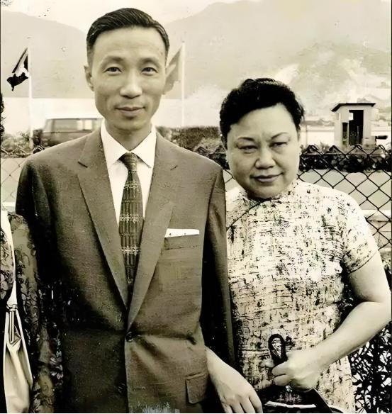 邵逸夫是个谜！他每年向国内捐 1 亿港币，2014 年邵逸夫去世，他死后 200