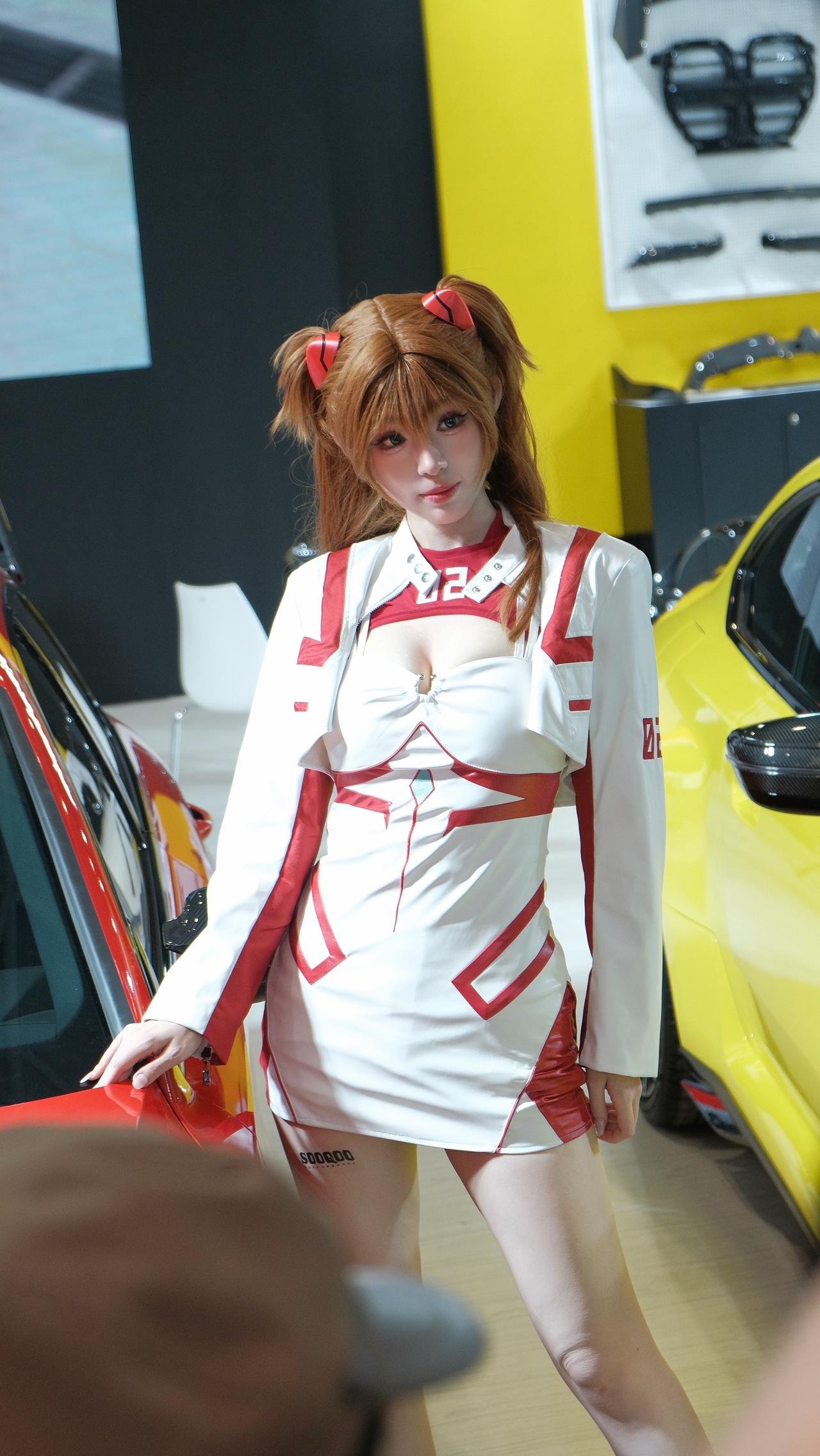 美女车模 美少女战士 深圳改装车展 大长腿 改装车文化