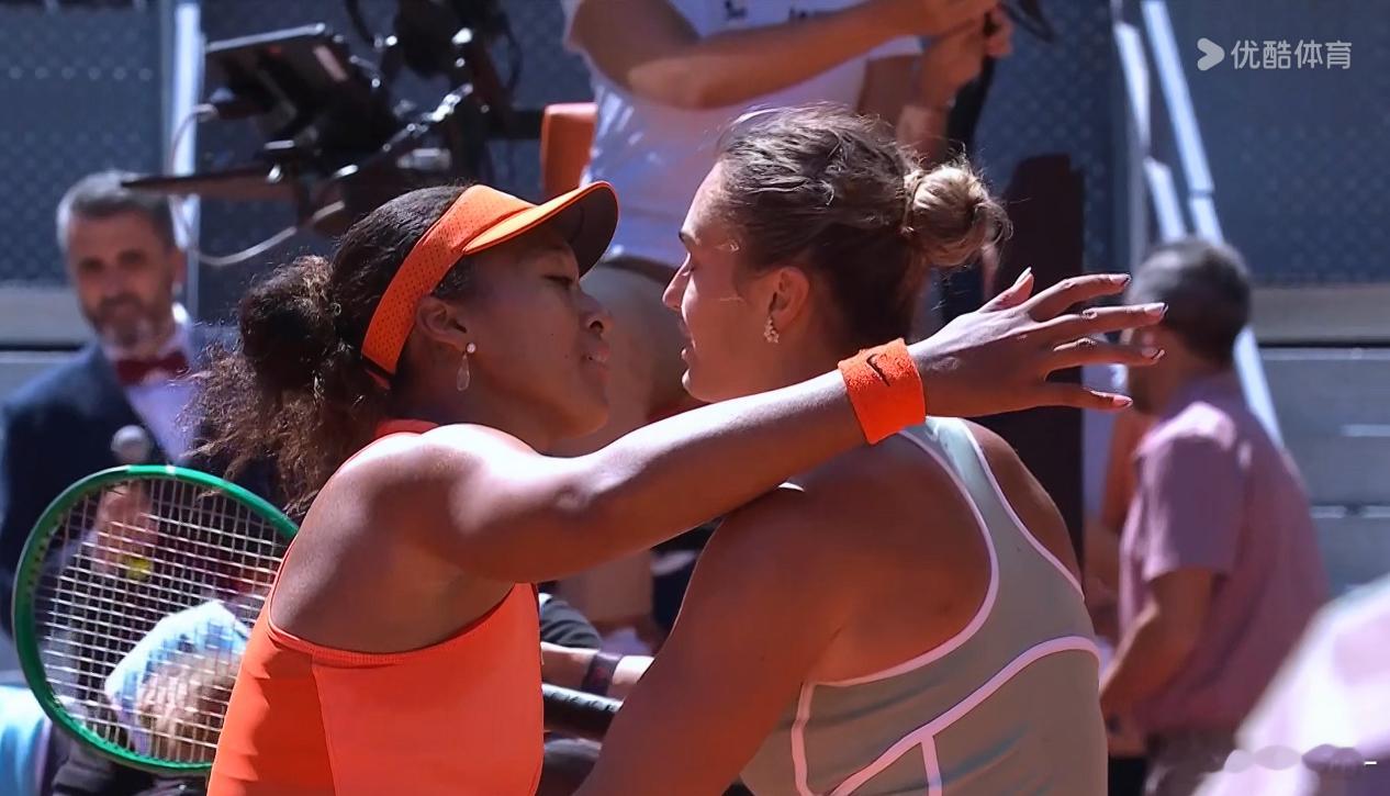 大坂直美的球还是太平了！穿透力是强，但很容易挂网...越打，萨巴伦卡越稳，最后稳