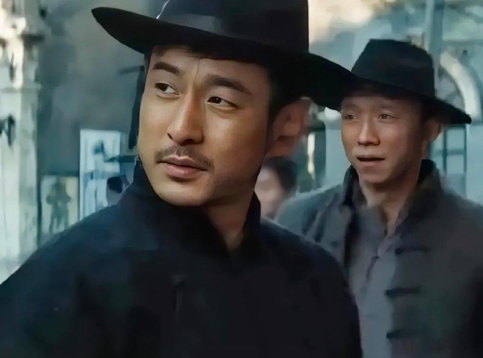 《归队》第二十二集剧情张力拉满，好消息与坏消息的碰撞让人心绪起伏。先是一阵振奋人